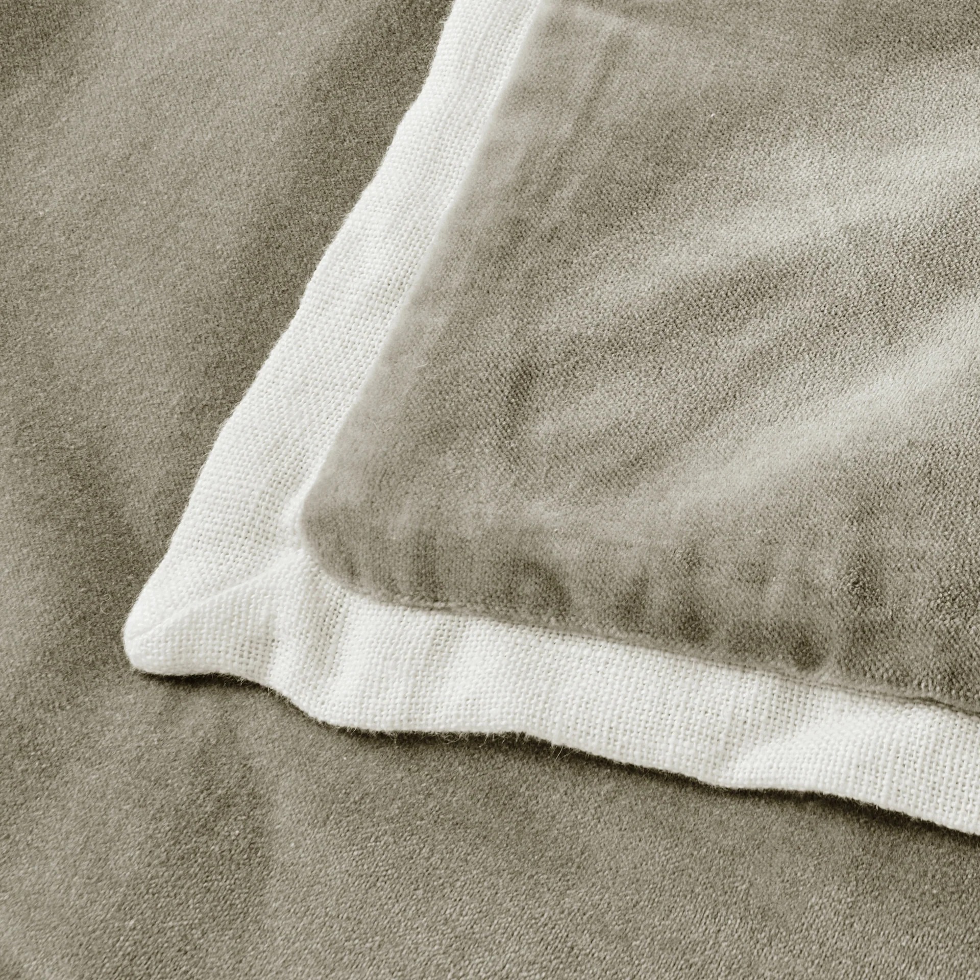 Eltham Bed Runner - Image 6